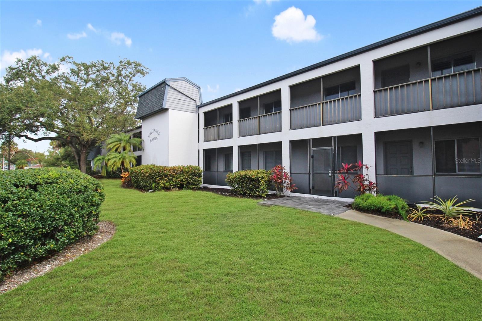 2124 N Tamiami Trl #101 Property Photo 1