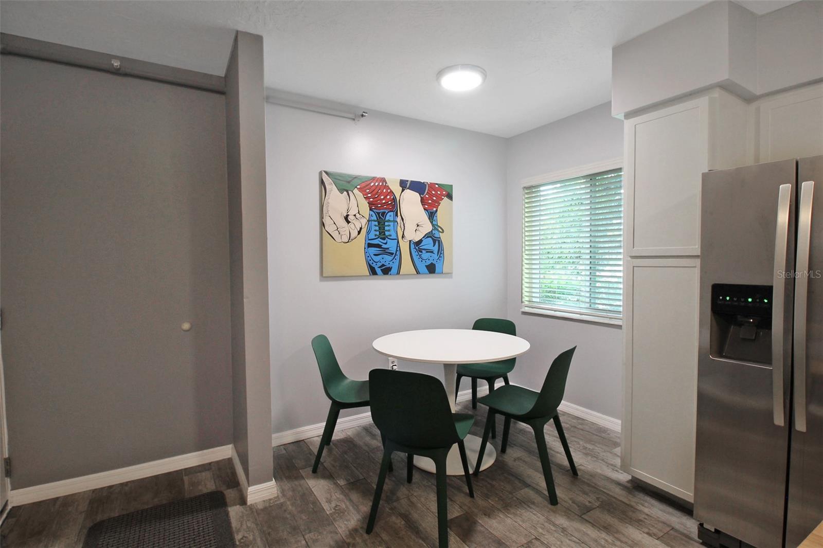 2124 N Tamiami Trl #101 Property Photo 5