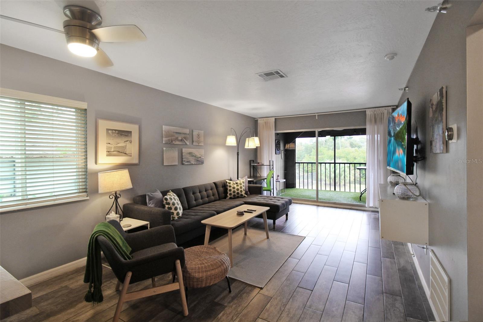 2124 N Tamiami Trl #101 Property Photo 14