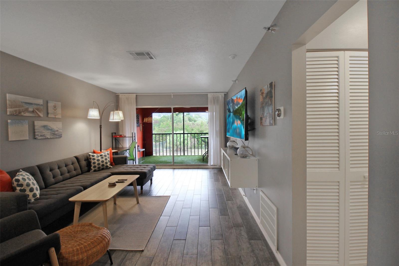 2124 N Tamiami Trl #101 Property Photo 15