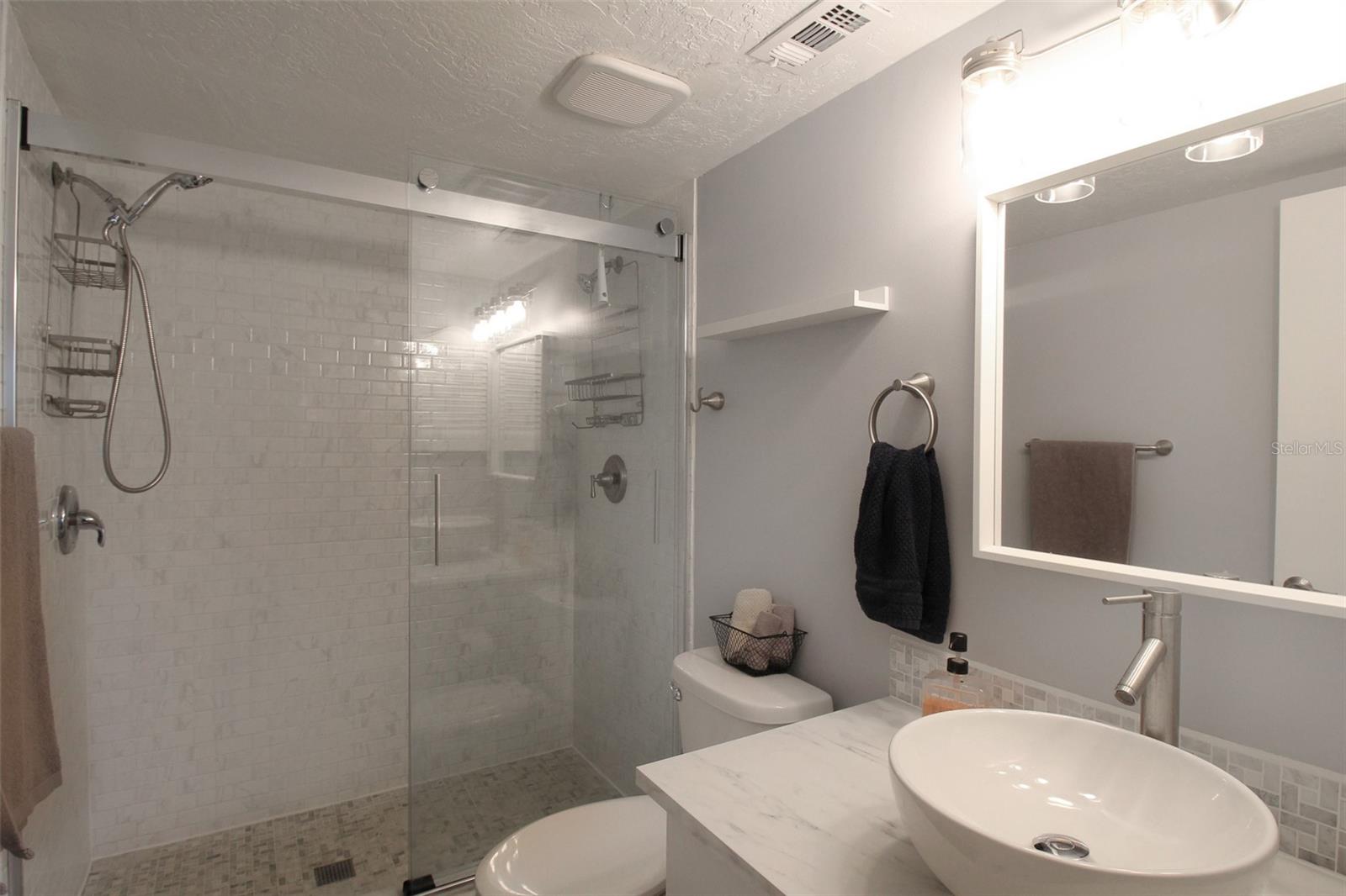 2124 N Tamiami Trl #101 Property Photo 35