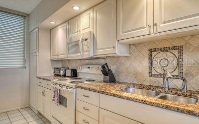 1045 Gulf Of Mexico Dr #402 Property Photo 9