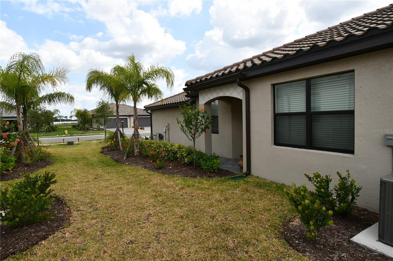 15607 Sunny Day Dr Property Photo 3