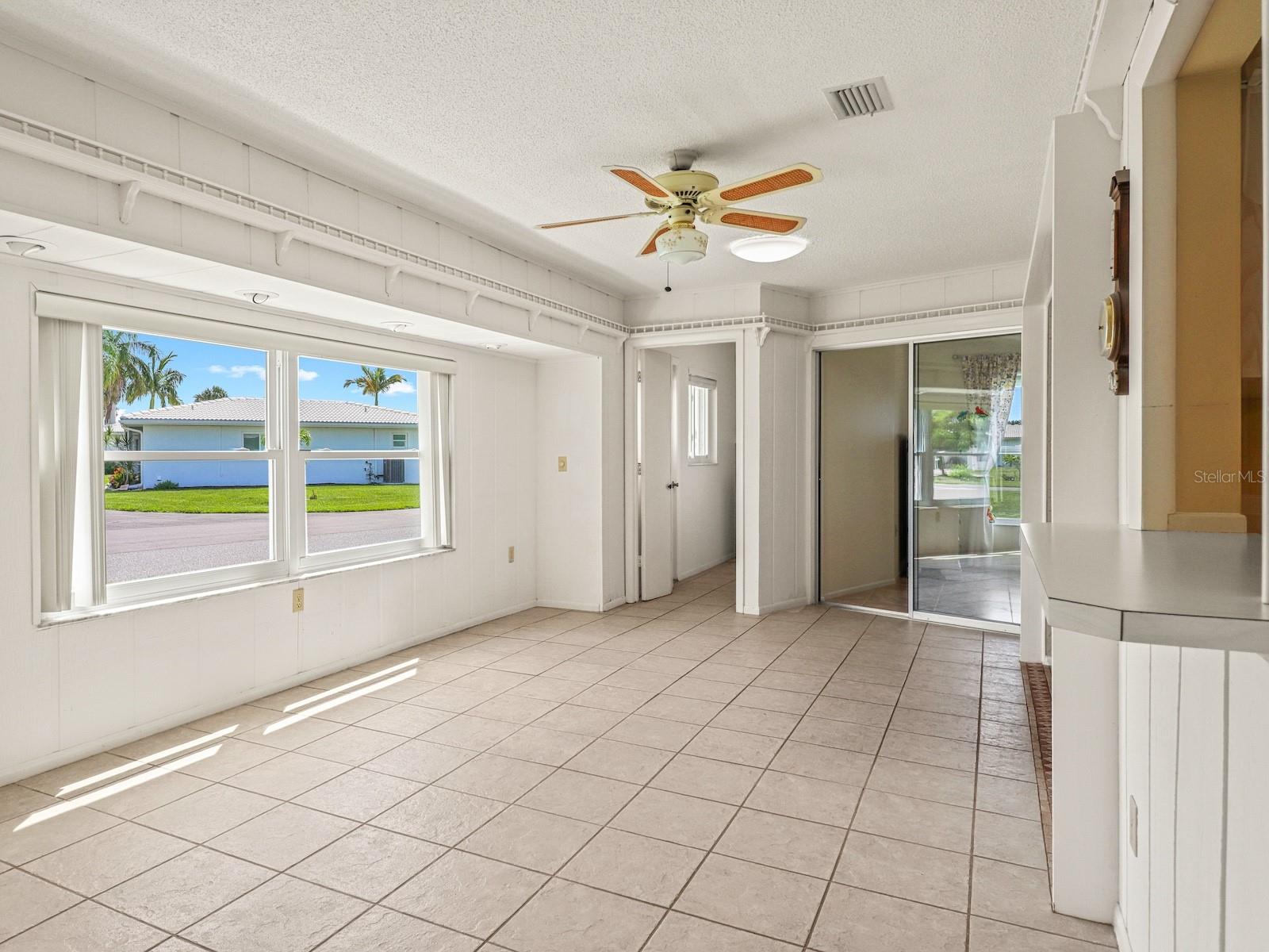 334 Circlewood Dr #e3-2 Property Photo 11