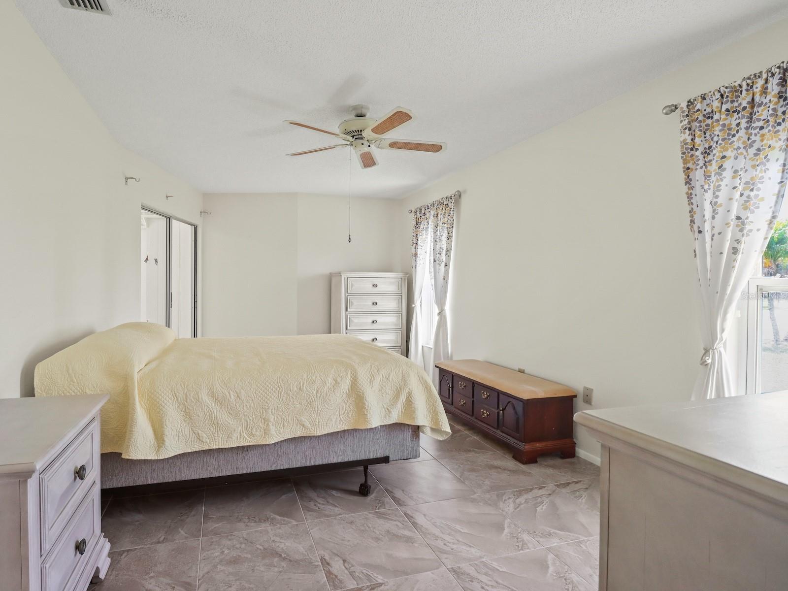 334 Circlewood Dr #e3-2 Property Photo 13