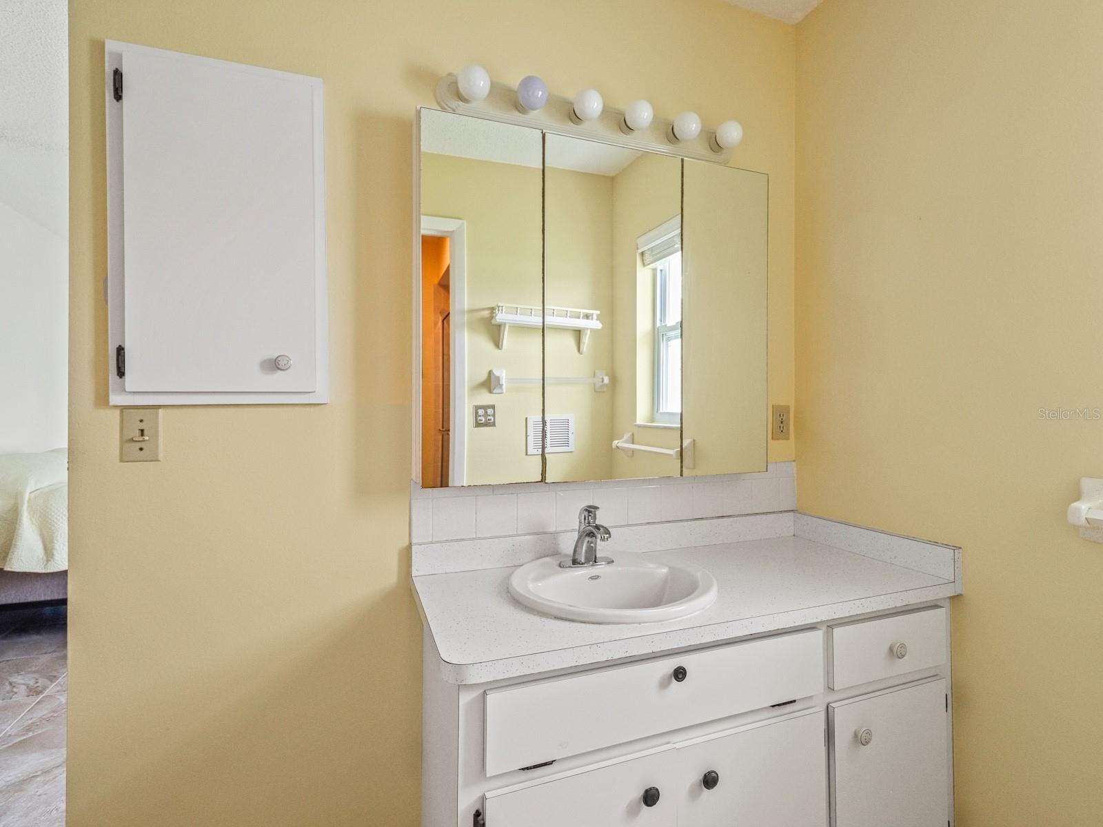 334 Circlewood Dr #e3-2 Property Photo 16