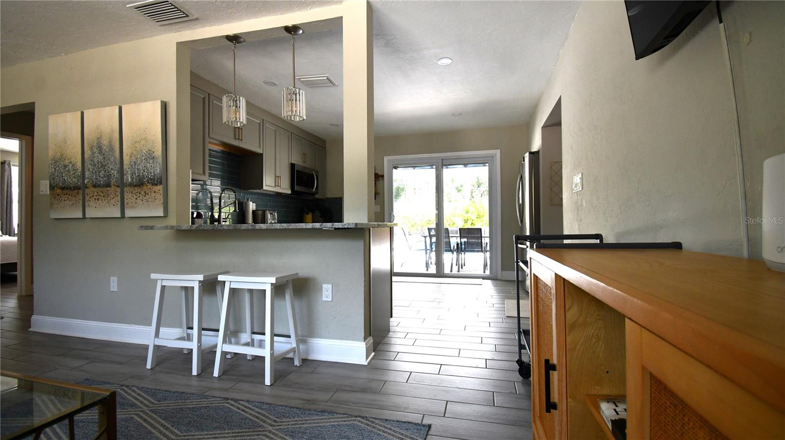 704 Seeds Ave Property Photo 7