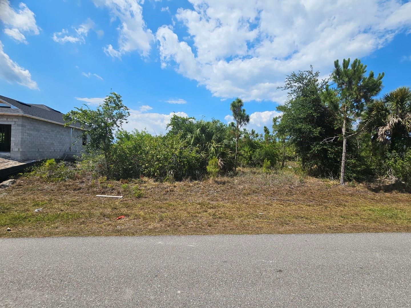 15723 Stuart Cir Property Photo 5