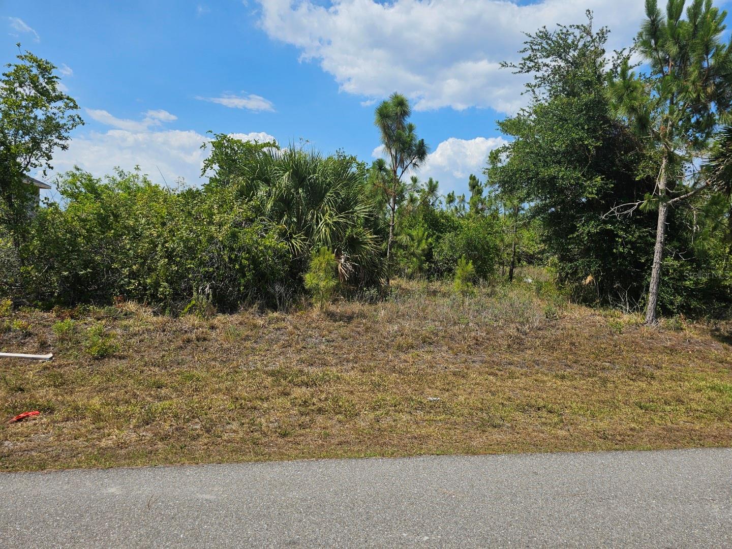 15723 Stuart Cir Property Photo 6