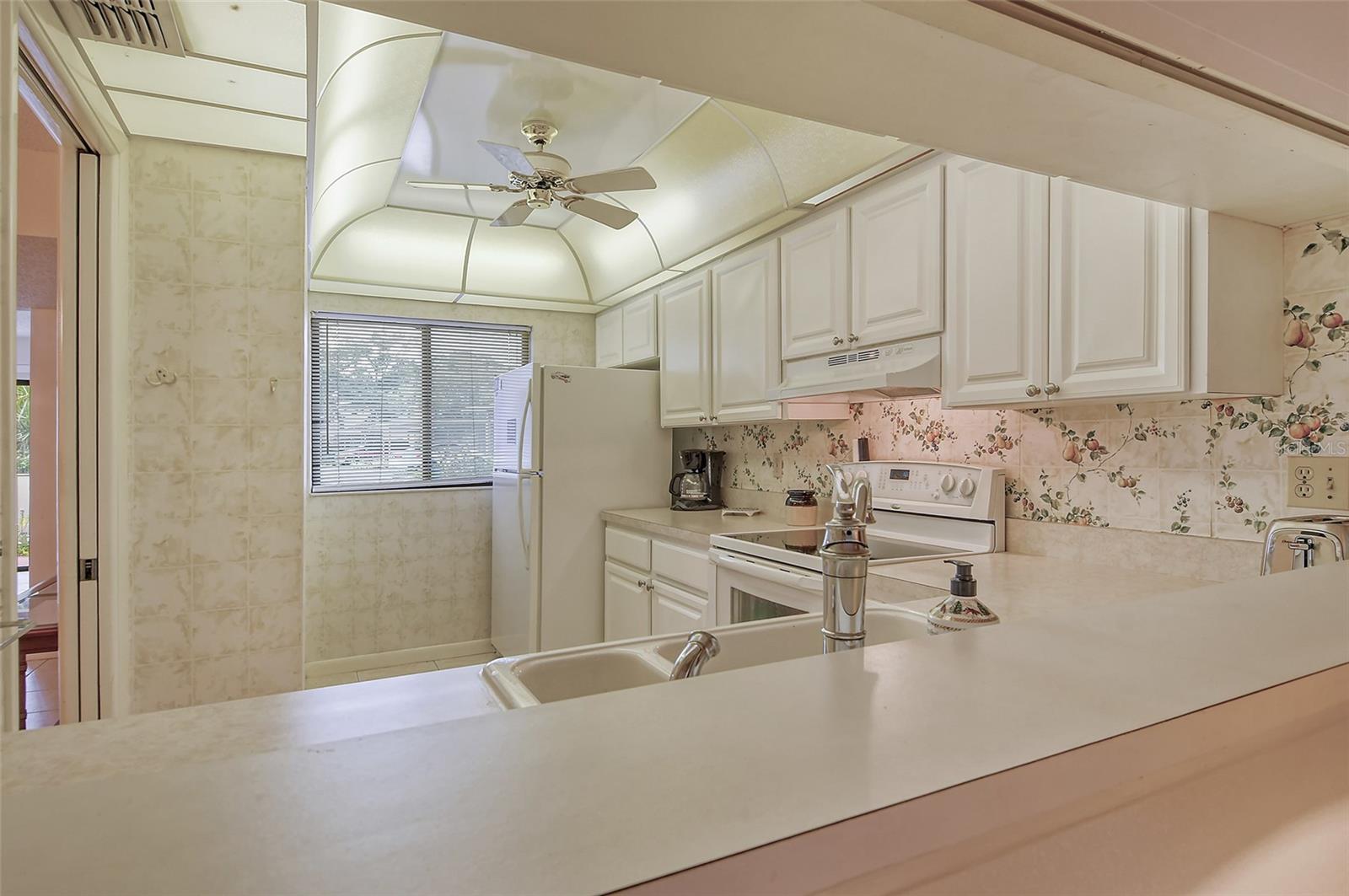 704 Bird Bay Cir #35 Property Photo 18