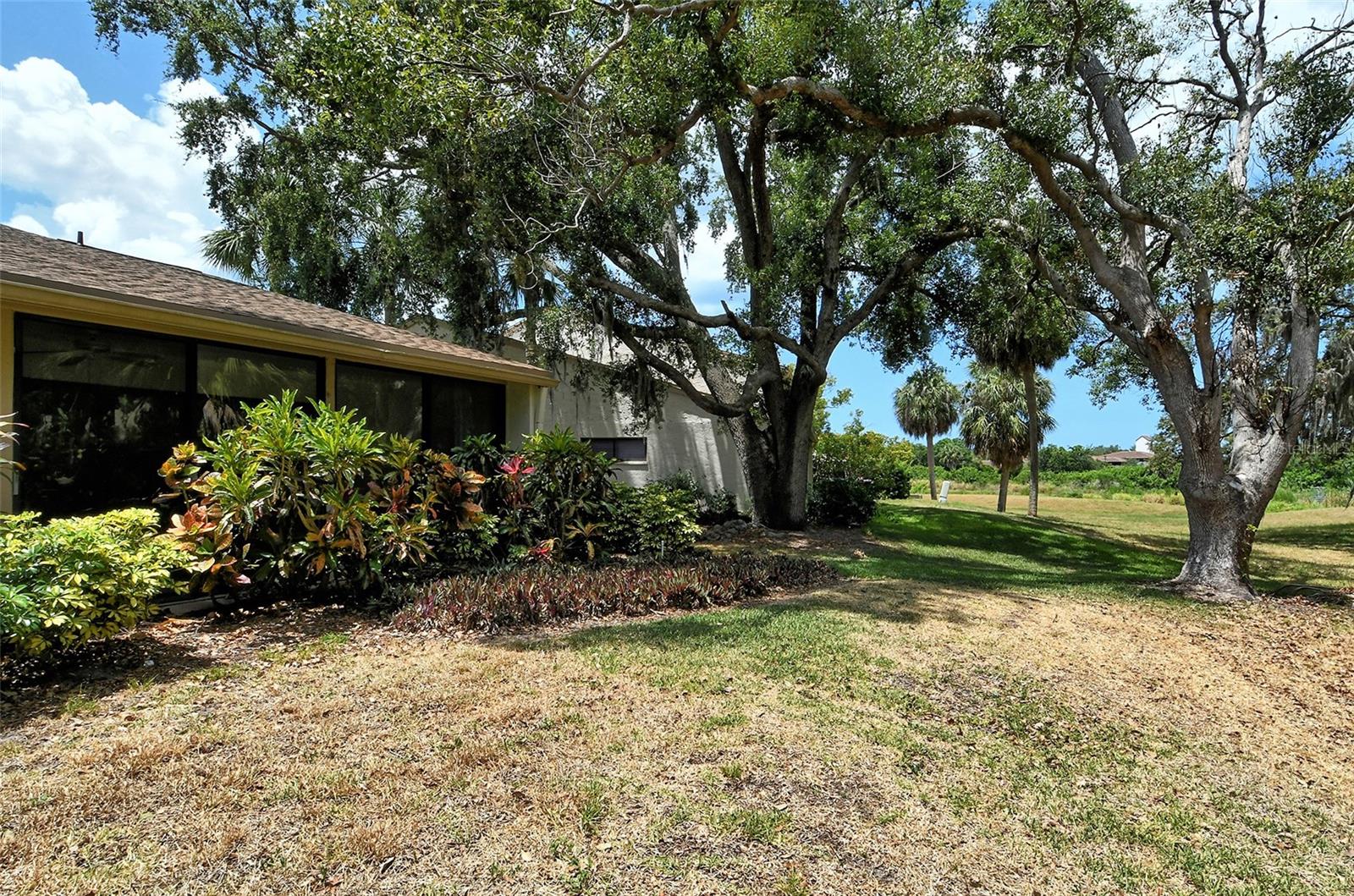 704 Bird Bay Cir #35 Property Photo 28
