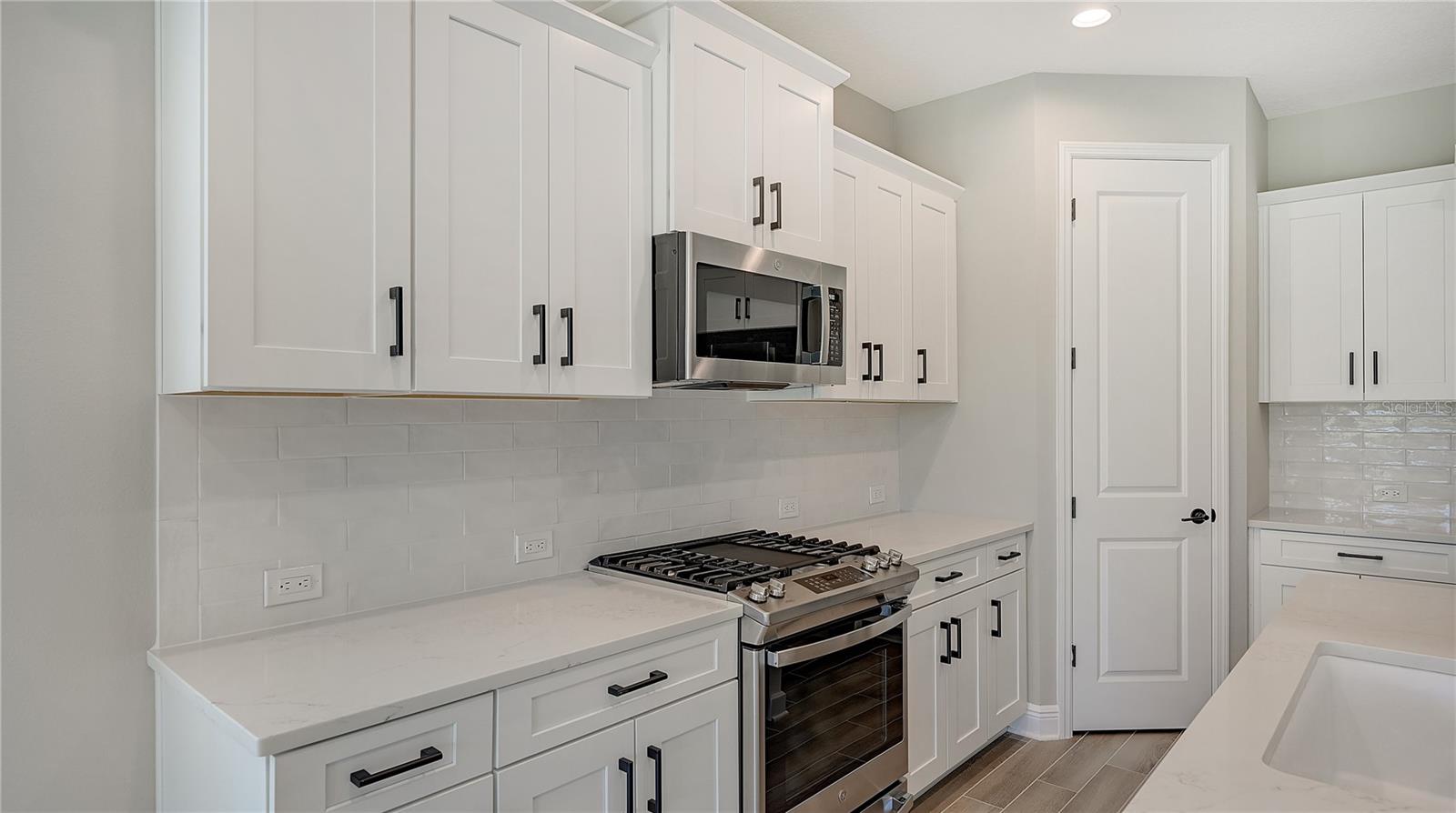 14551 Skipping Stone Loop Property Photo 22