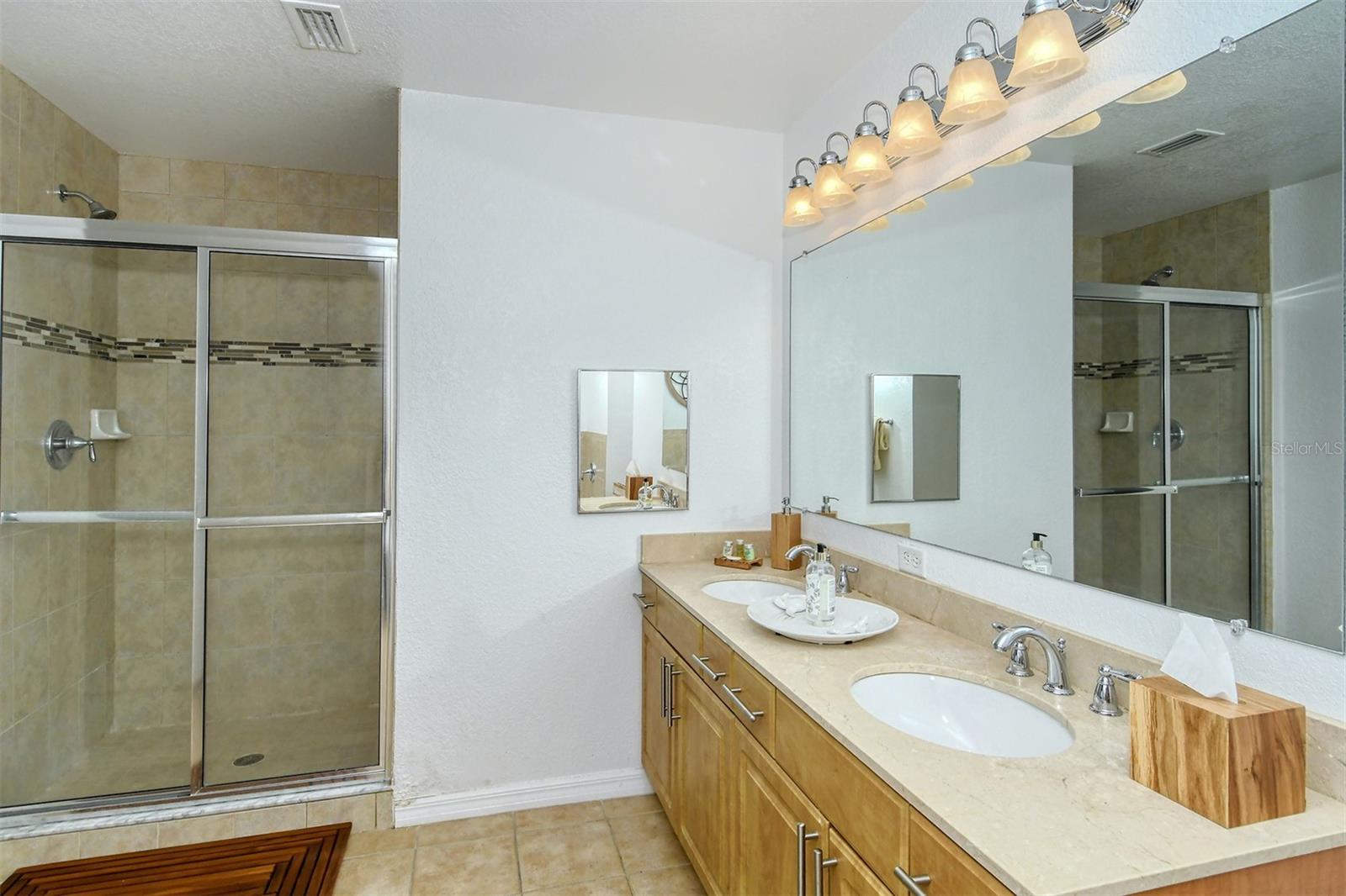 1064 N Tamiami Trl #1627 Property Photo 24