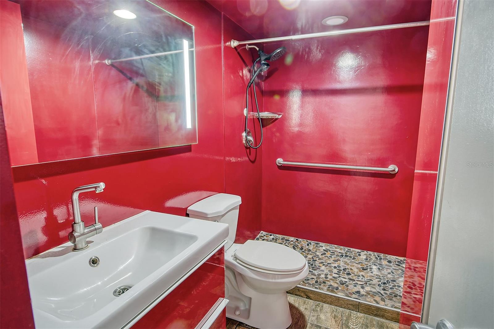 1350 N Portofino Dr #310 Property Photo 11