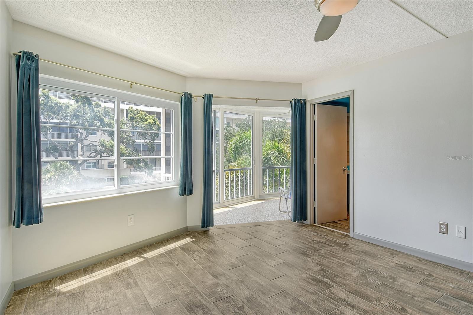 1350 N Portofino Dr #310 Property Photo 19
