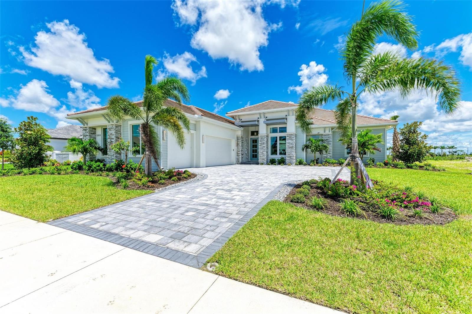 11414 Brightly Dr Property Photo 2