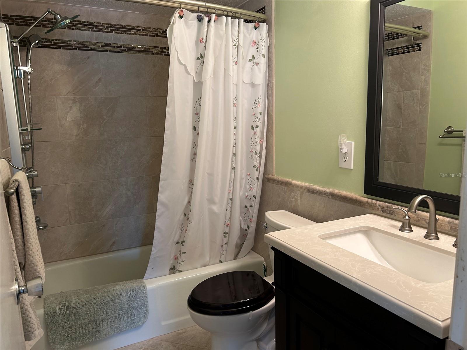 1359 Glendale Cir W #214 Property Photo 13