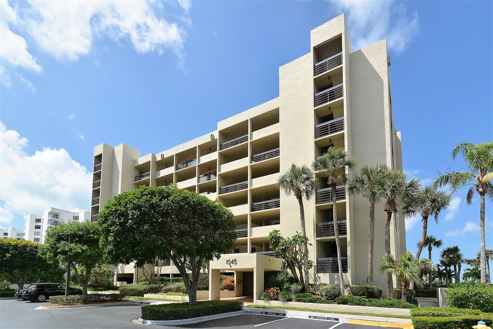 1045 Gulf Of Mexico Dr #403 Property Photo 1