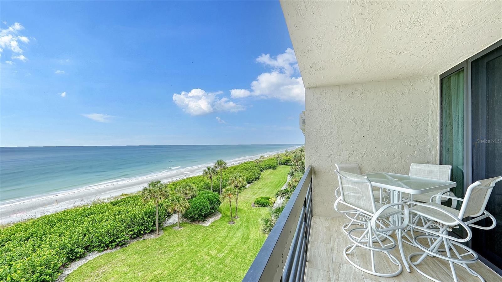 1045 Gulf Of Mexico Dr #403 Property Photo 3