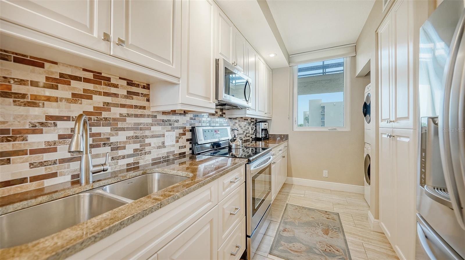1045 Gulf Of Mexico Dr #403 Property Photo 18