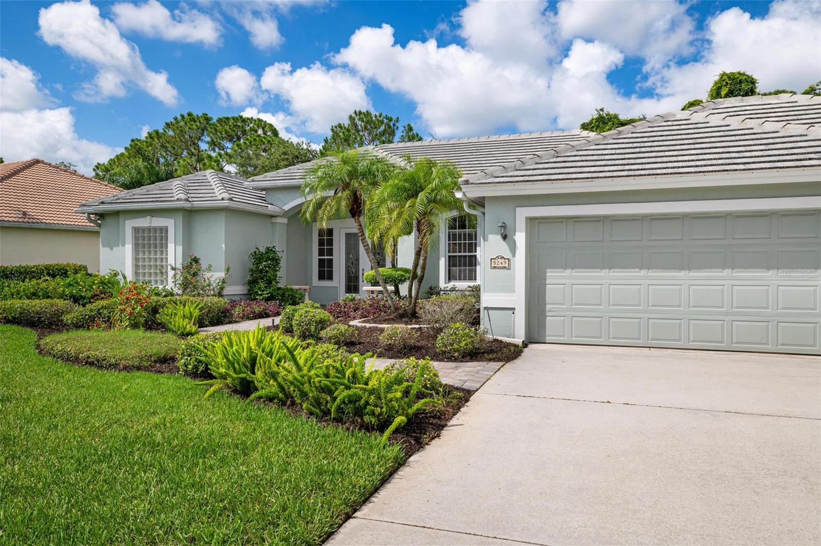 5249 Far Oak Cir Property Photo 5