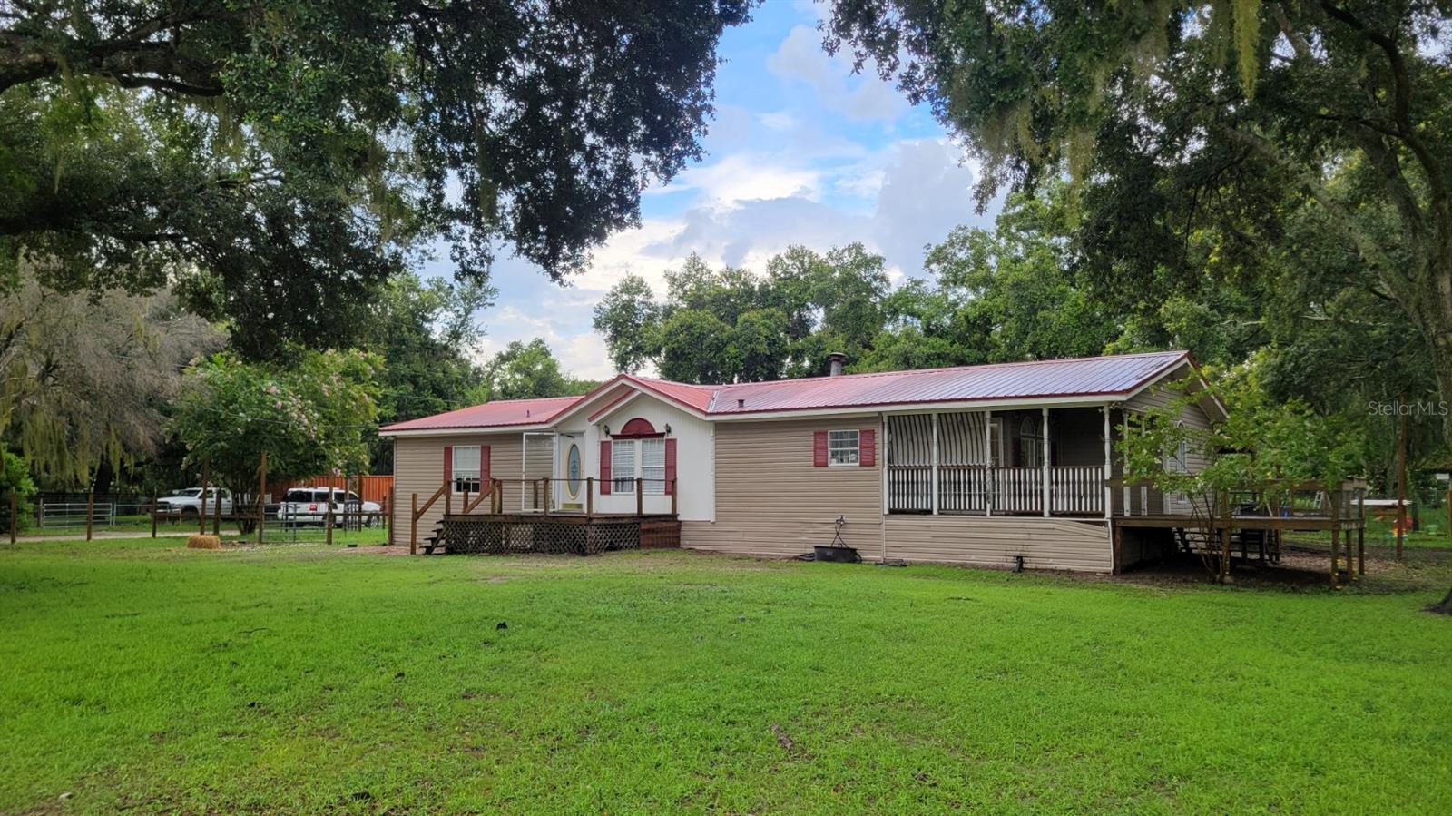 16180 Boyette Rd Property Photo 1