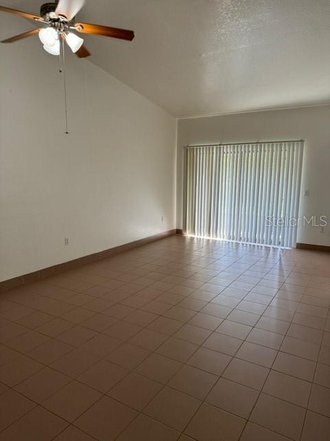 25385 Sandhill Blvd Property Photo 13