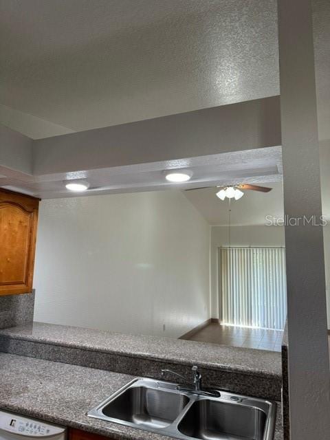 25385 Sandhill Blvd Property Photo 18
