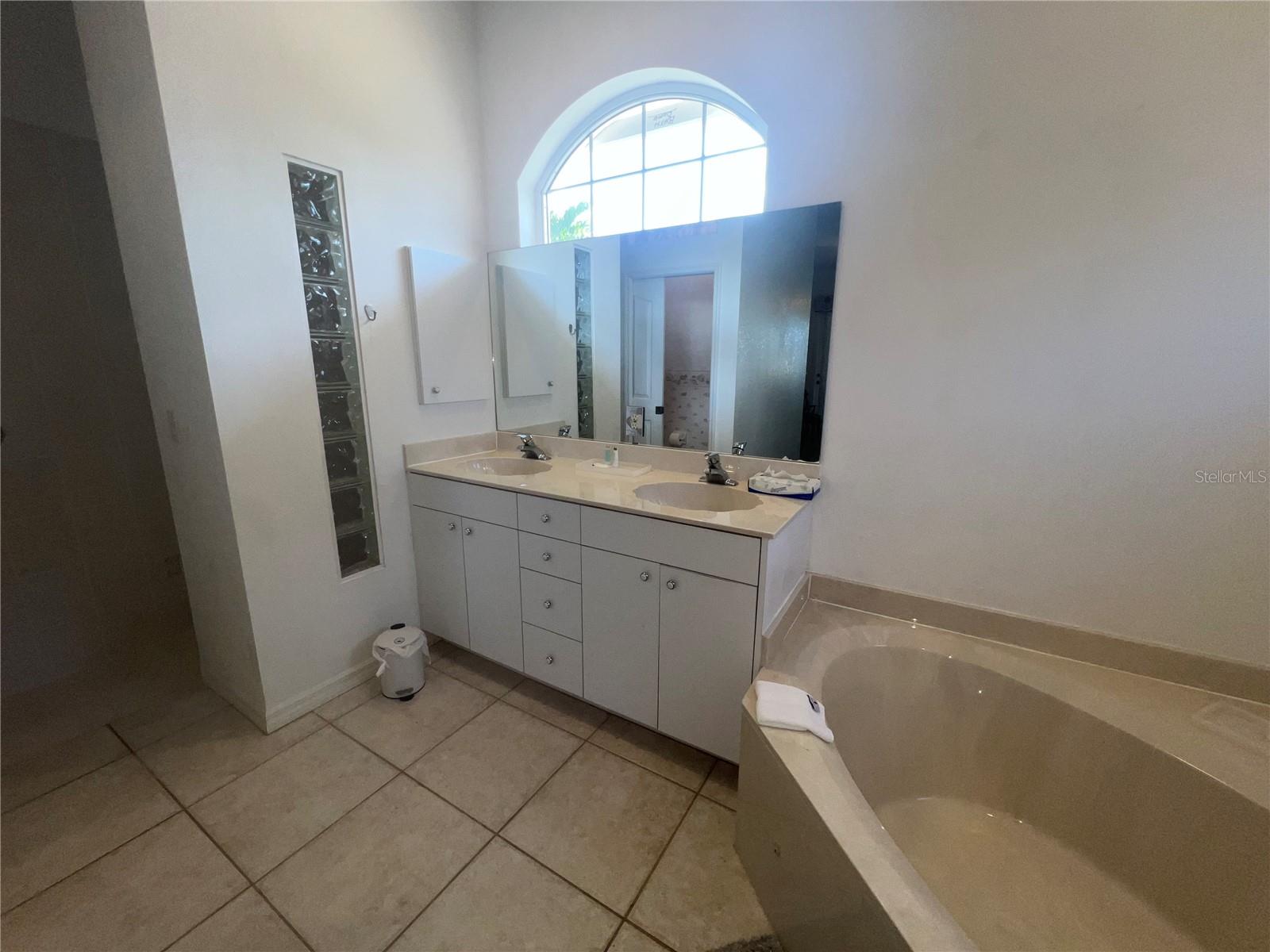 5011 Key Largo Dr Property Photo 36