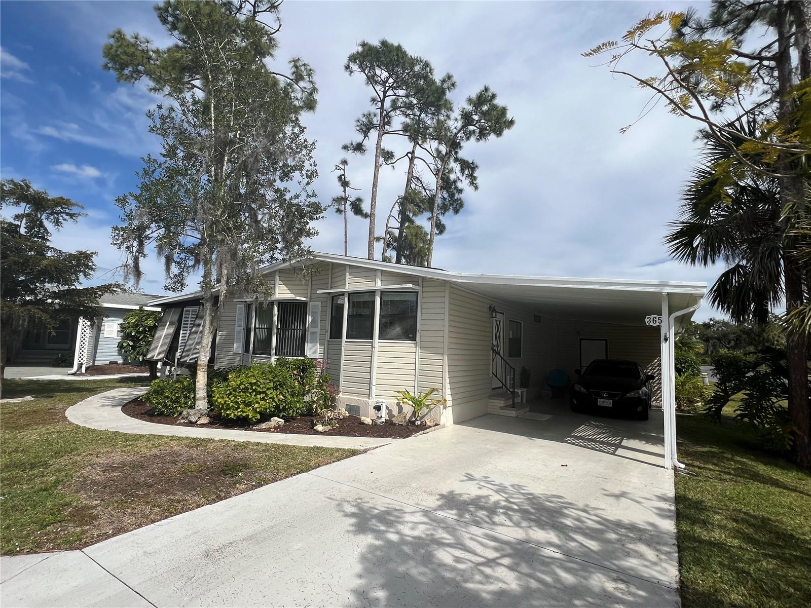 365 Lakewyn Ct Property Photo 2