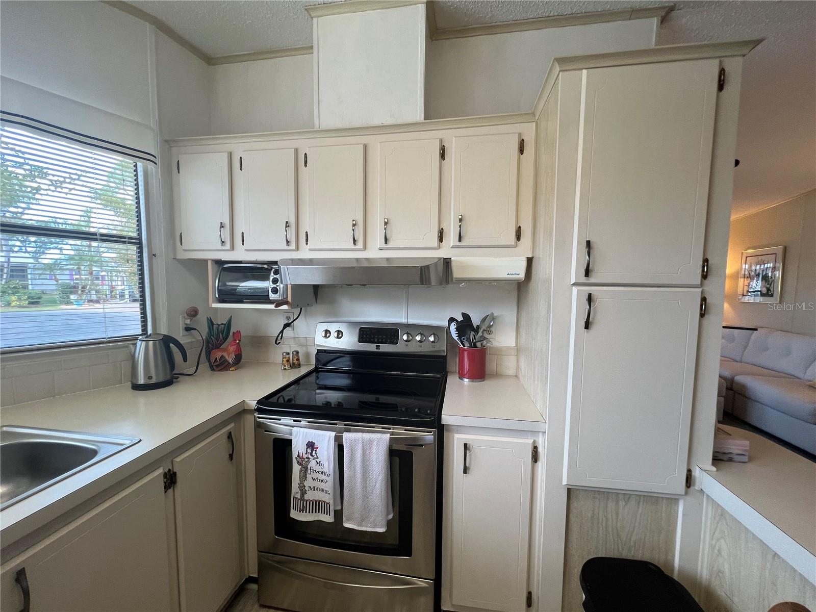 365 Lakewyn Ct Property Photo 7