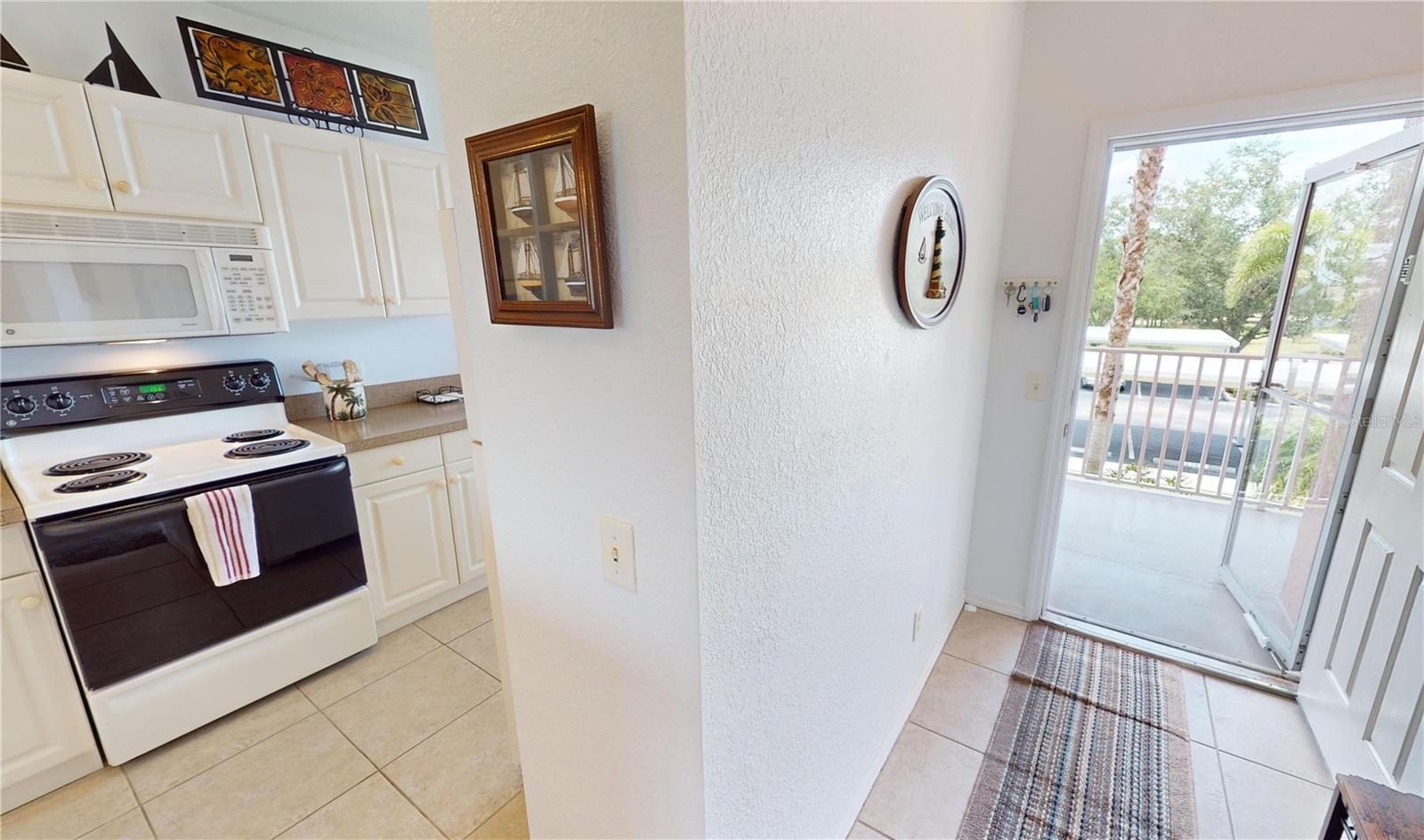 2061 Willow Hammock Cir #202 Property Photo 8