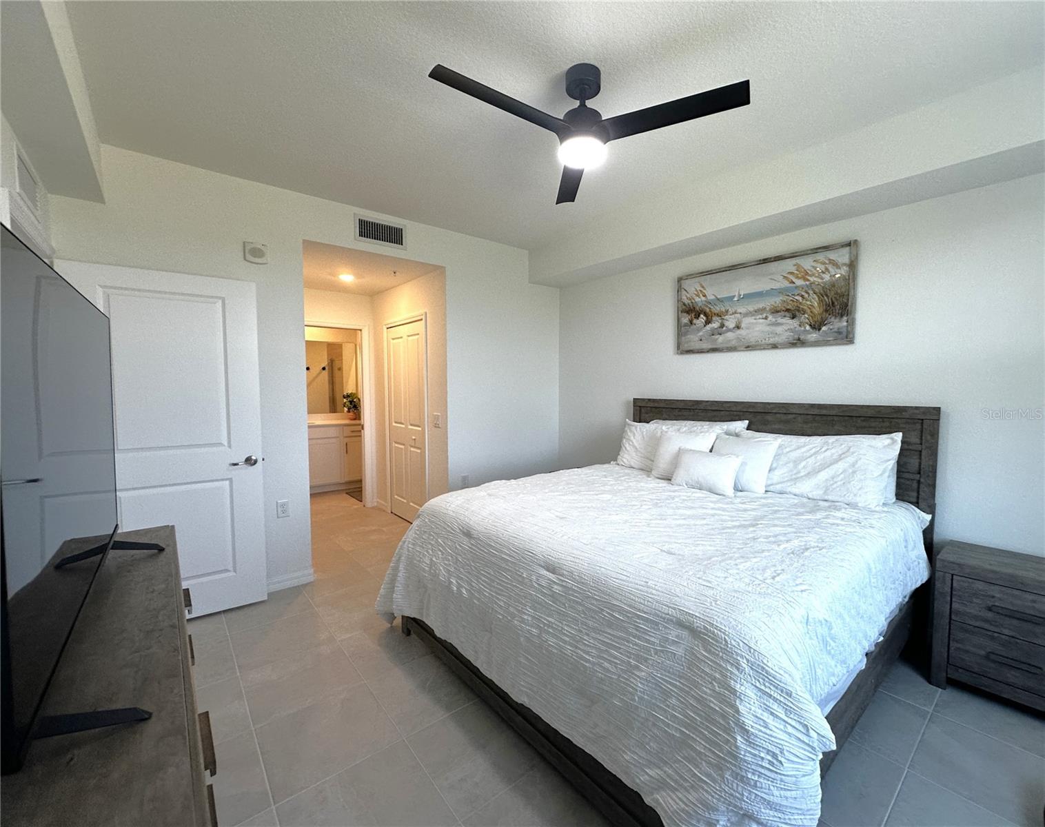 14161 Heritage Landing Blvd #1125 Property Photo 10