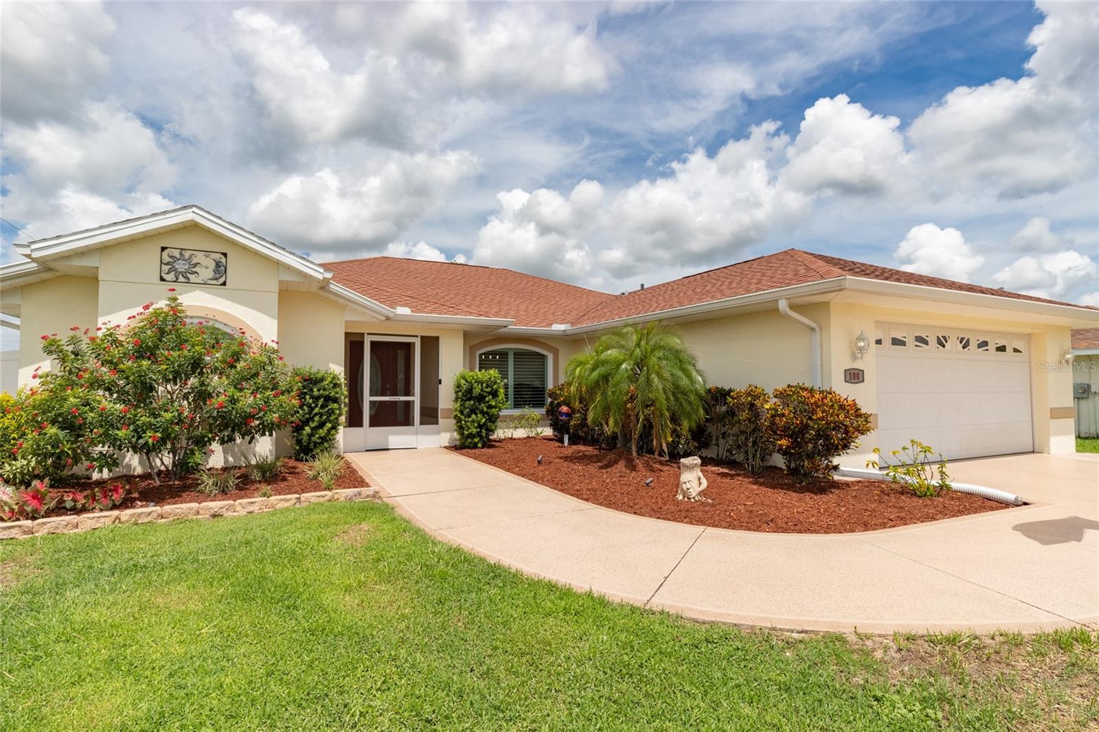 100 Captiva Ct Ne Property Photo 1