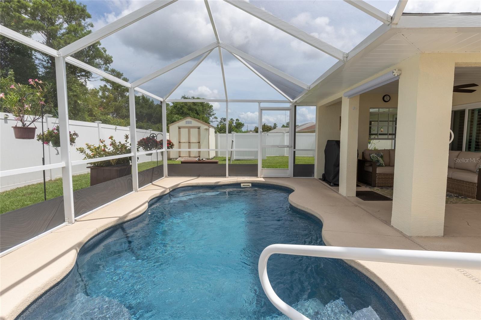 100 Captiva Ct Ne Property Photo 3