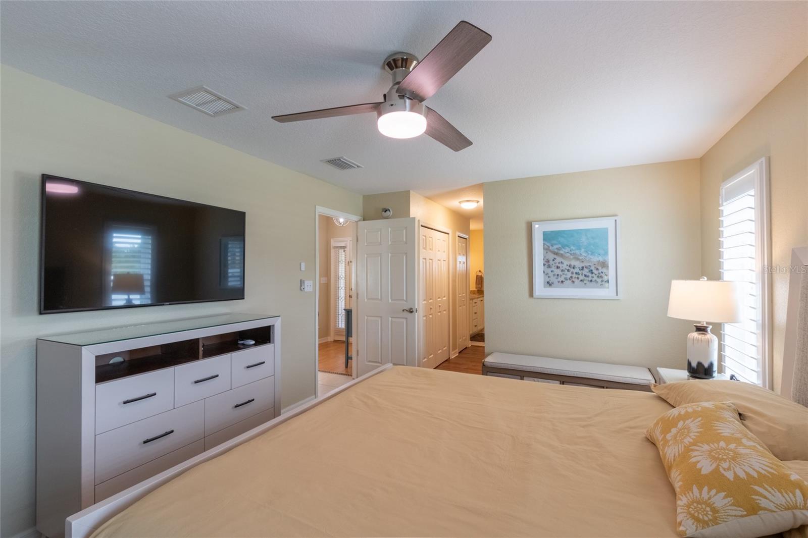 100 Captiva Ct Ne Property Photo 6