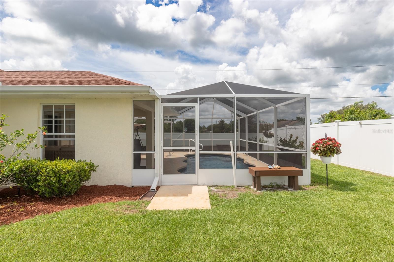 100 Captiva Ct Ne Property Photo 7