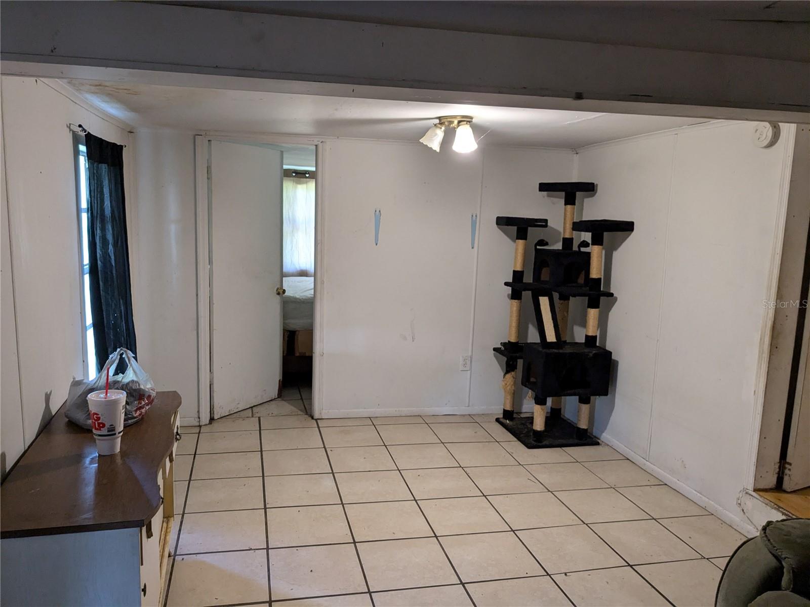 249 S Hillsborough Ave Property Photo 6