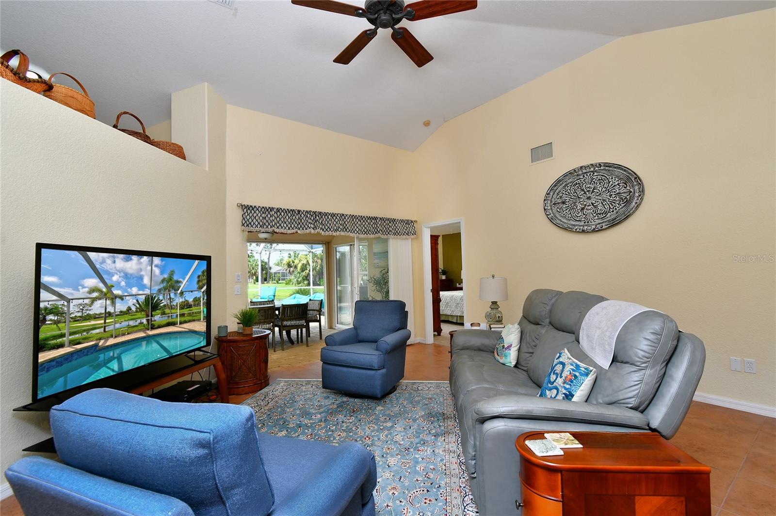 3885 Cape Cole Blvd Property Photo 10