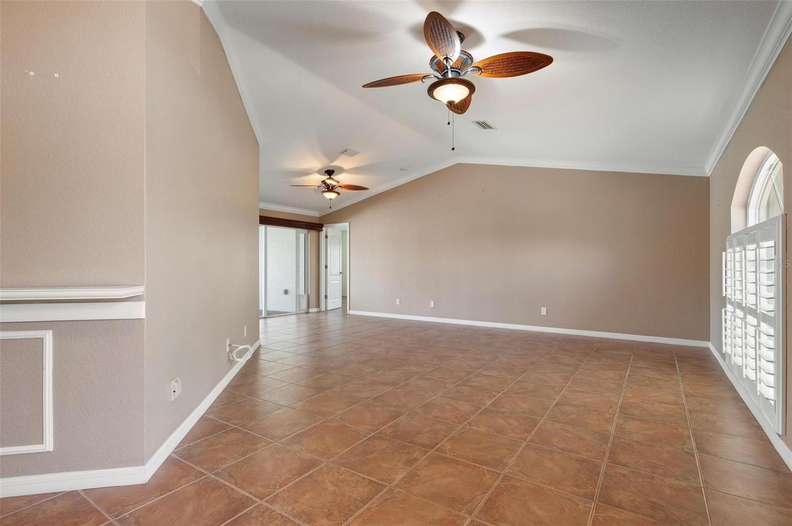 5149 Latham Ter Property Photo 12
