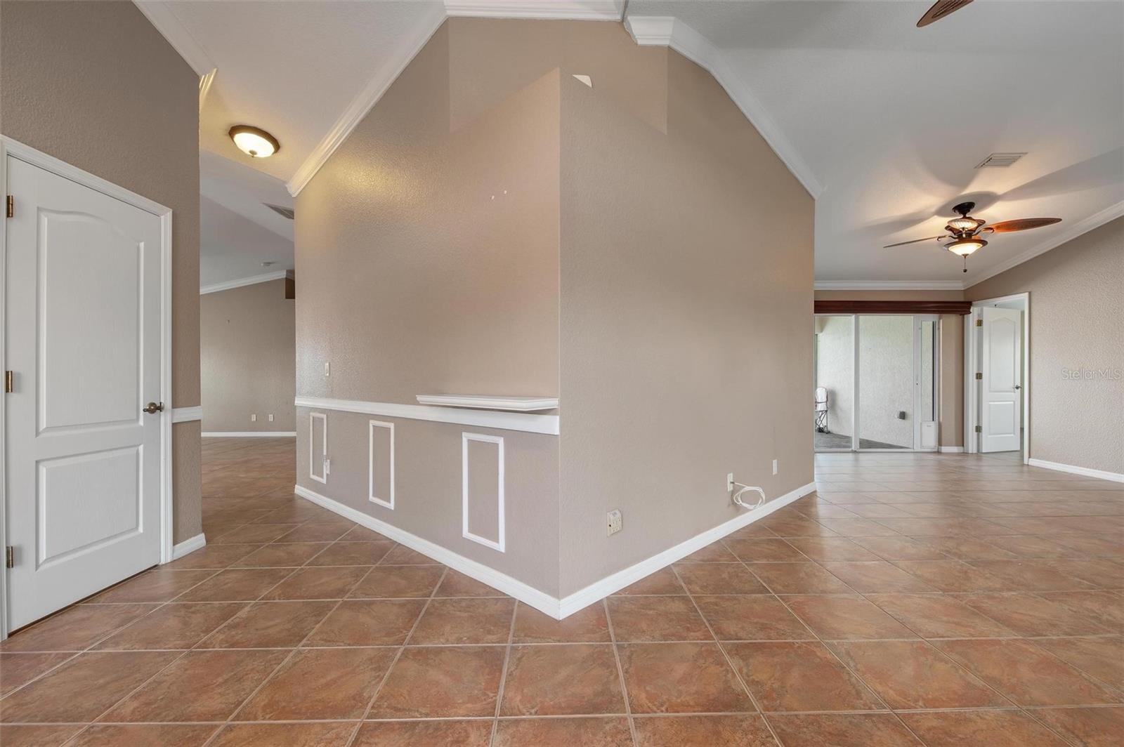 5149 Latham Ter Property Photo 13