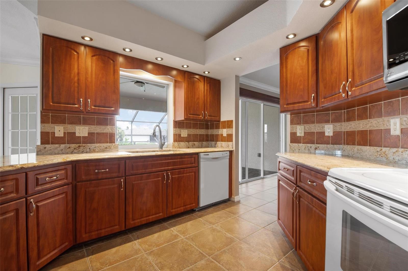 5149 Latham Ter Property Photo 22