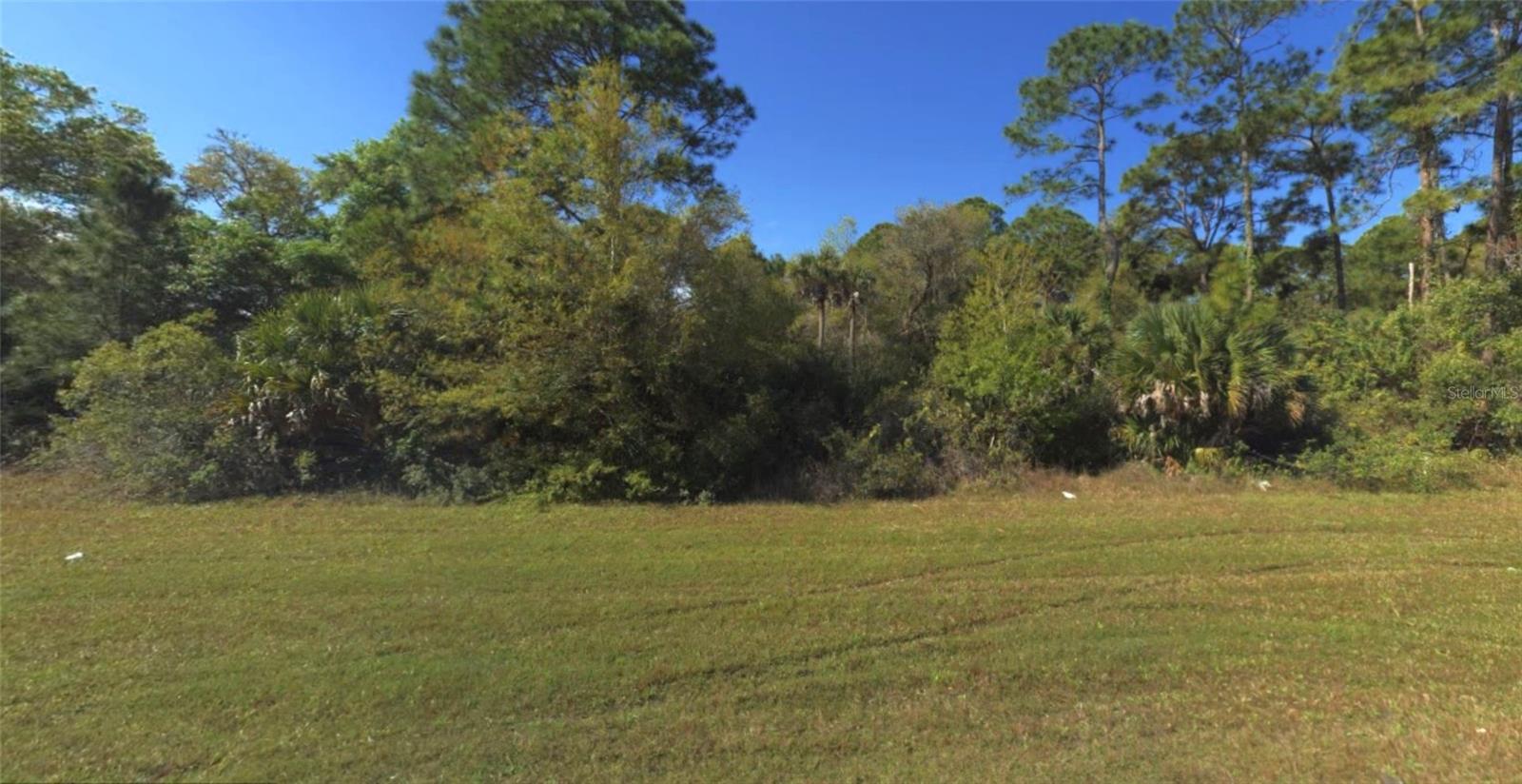1573, 1565 & 1557 Biscayne Dr Property Photo 3