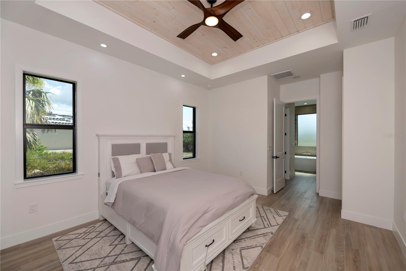 10401 Sunday Dr Property Photo 13