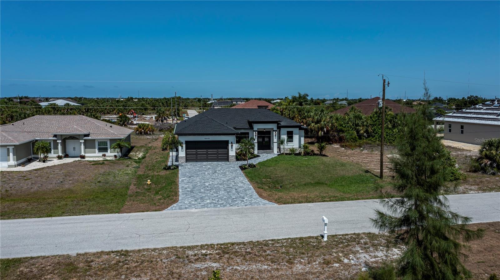 10401 Sunday Dr Property Photo 25