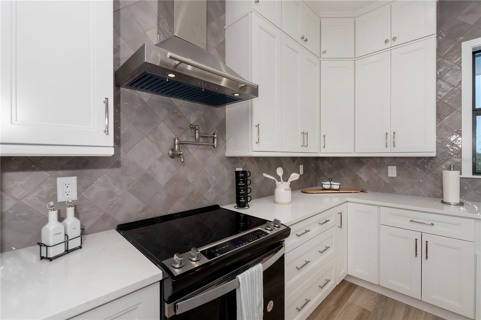 10401 Sunday Dr Property Photo 43