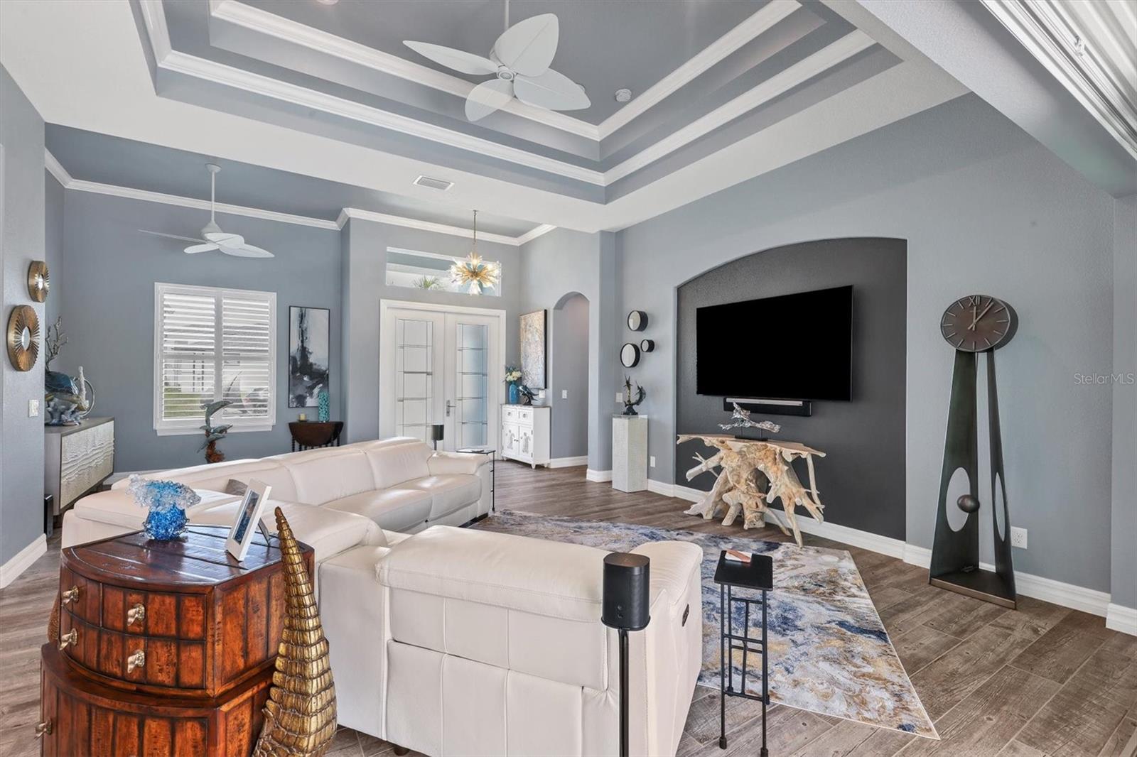 15704 Lakeland Cir Property Photo 12