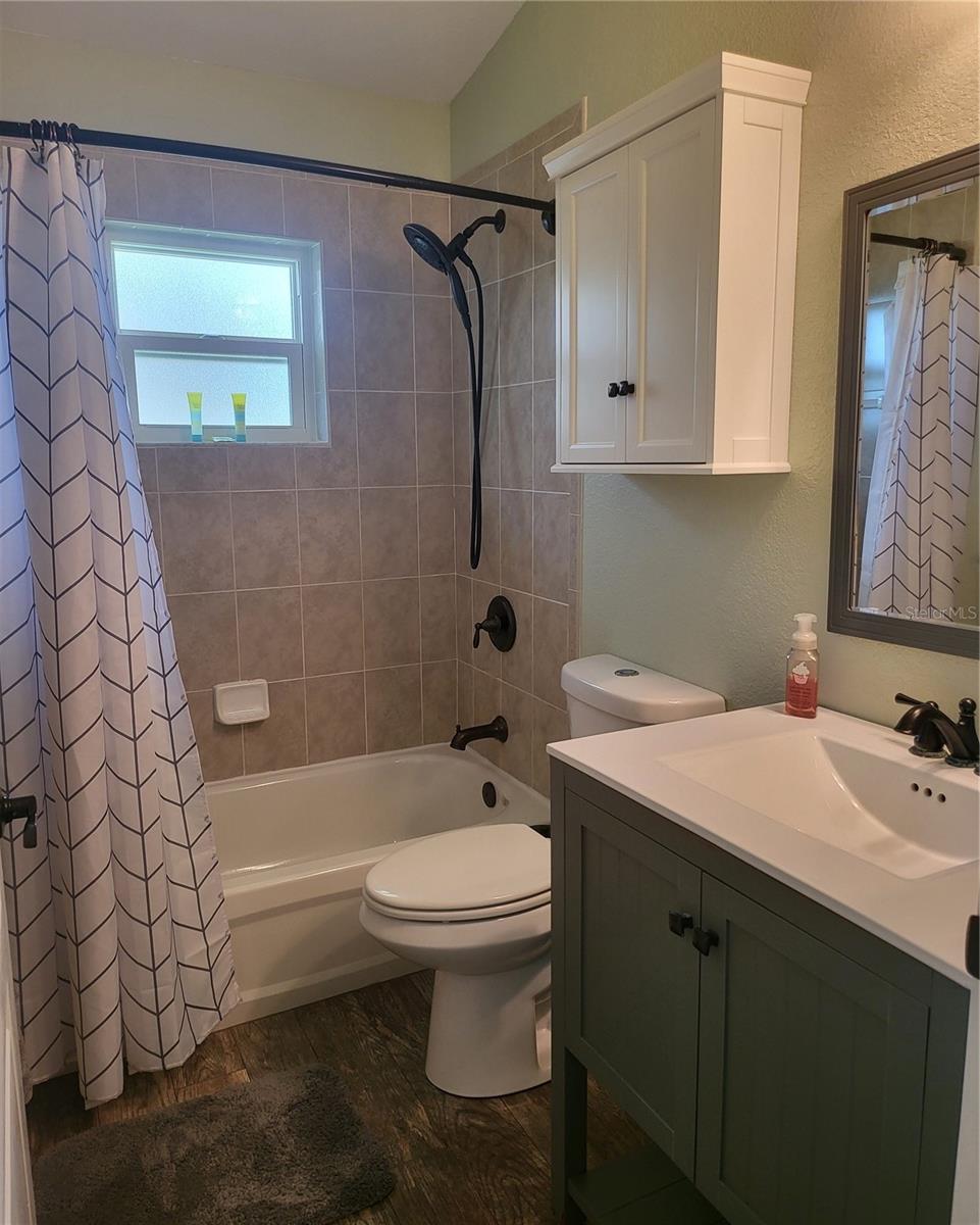 104 Boxwood Ln Property Photo 4