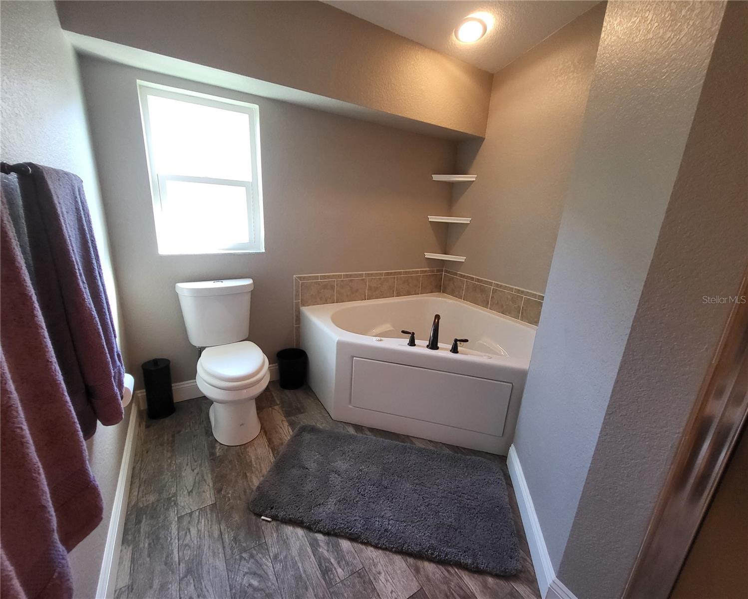 104 Boxwood Ln Property Photo 17