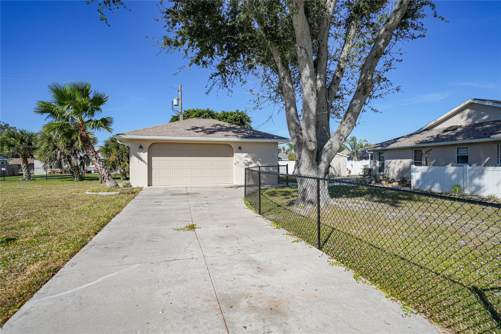 7469 Forkland St Property Photo 3